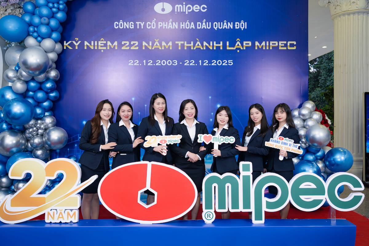 Đội ngũ CBNV Mipec Palace rạng rỡ và tự hào trong ngày đại lễ