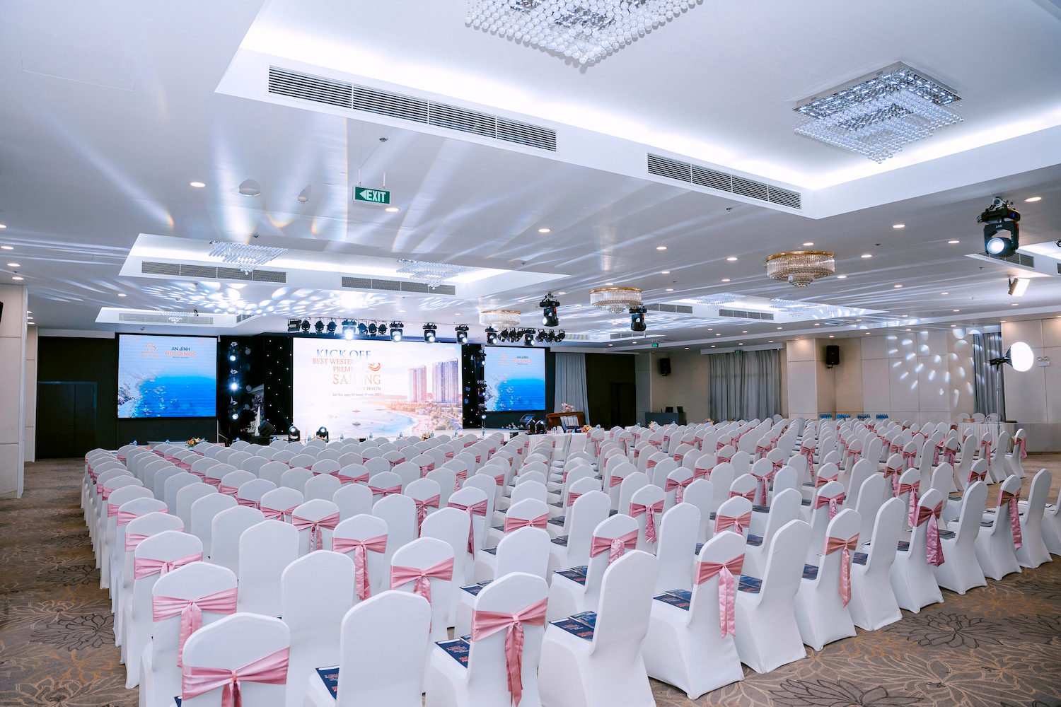 Không gian tổ chức sự kiện doanh nghiệp Salon 5 tại Mipec Palace