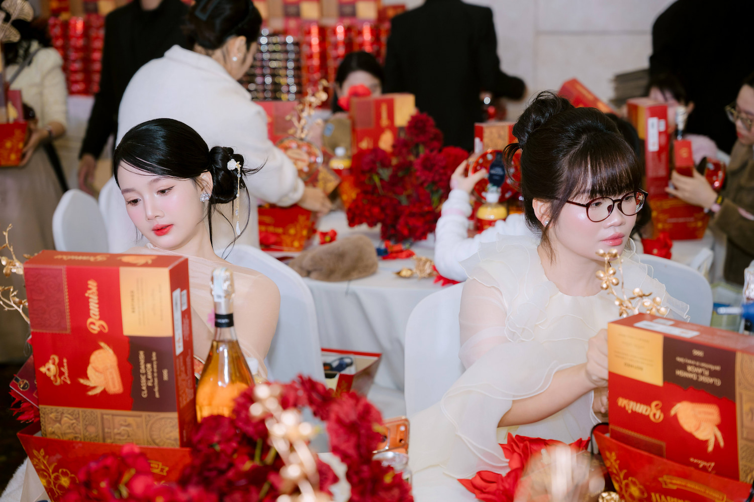 Trải nghiệm đóng giỏ quà Tết tại sự kiện The Queen's Day 2025