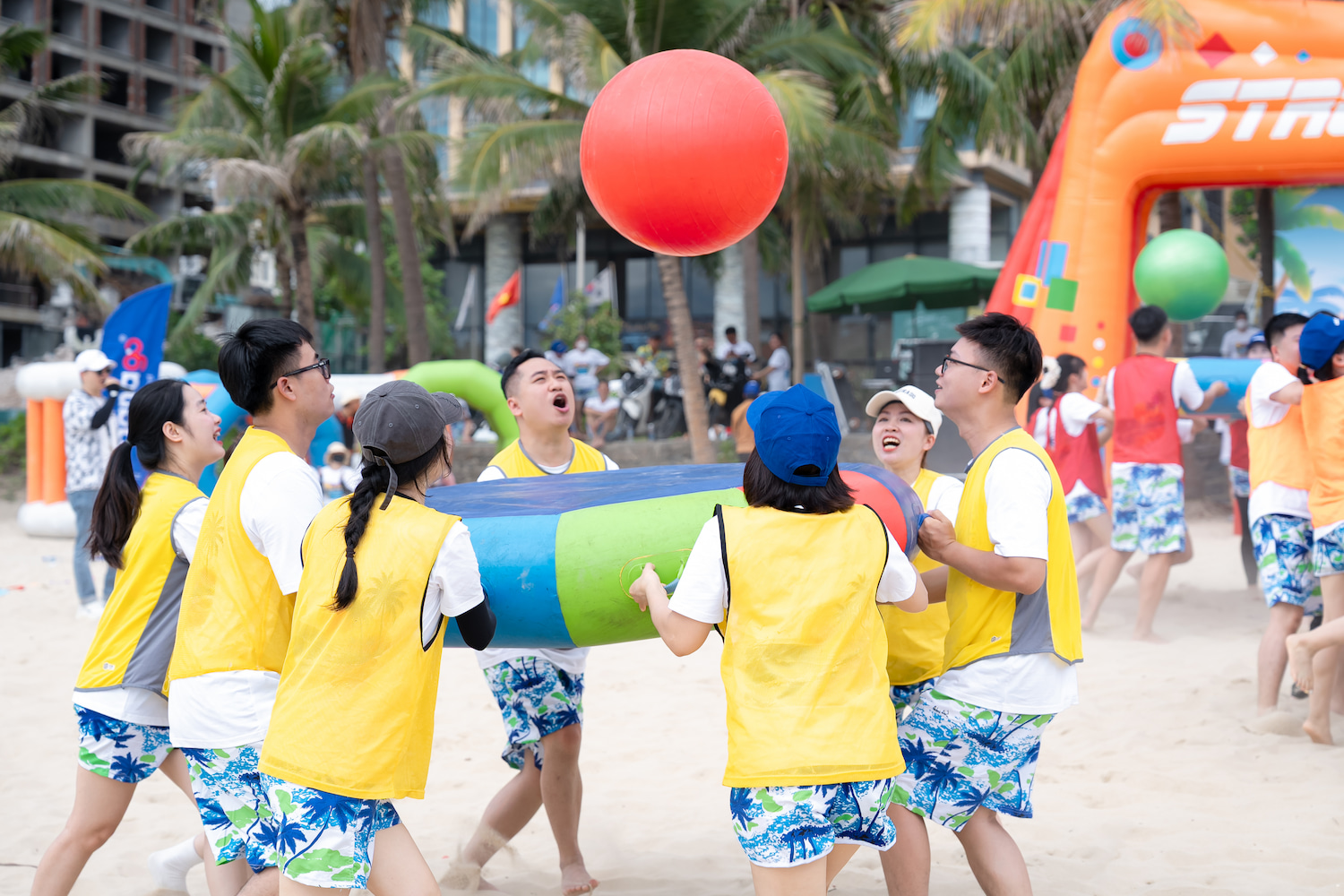 Teambuilding Hè 2026 Mipec Palace Tại Đà Nẵng 7 Các đội chơi phối hợp nhịp nhàng để cùng nhau vượt qua thử thách
